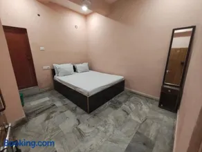 Hotel The Sunshine - Image 4