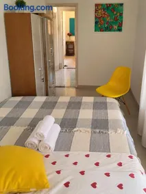 Habitación estudio con baño compartido - Image 1