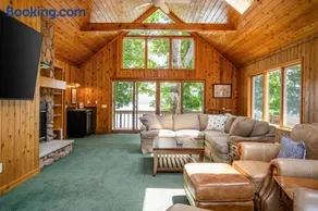 Lake house w/ indr pool and jacuzzi - Image 3