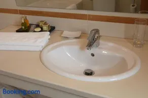Lavina Park Hotel - Image 5