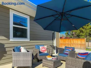 Trailside Loft | Firepit, Pond, Near UofA/Downtown - Image 1