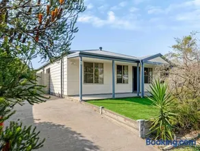 Spacious Broulee Retreat Near Beach - Image 4