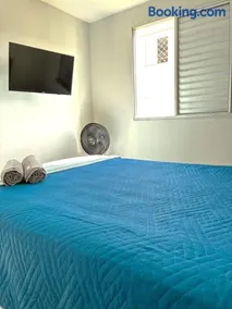 Apartamento com 2 Quartos, próximo ao Centro da Cidade com internet de Alta Velocidade 700Mbps com espaço para home office, Cozinha Completa, Máquina de Lavar e Secar em Condomínio com Portaria 24h, Estacionamento incluso e espaço para Crianças - Image 4