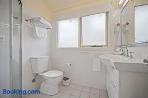Shores Beach & Lakeside Villas - Image 3