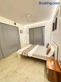 Glasshouse Luxury Villa, 4 Bed Private Pool Gorai - Image 4