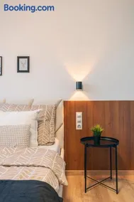 Feel Good House - Image 1