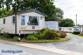 Waverley Park, East Cowes - Image 2