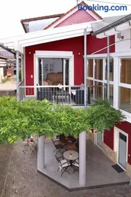 Ferienwohnung Urlaubsglück - Balkon und Parkplätze inklusive nur 5 Fahrminuten vom Europa-Park - Image 2