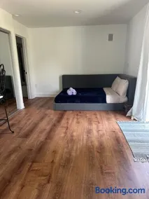 Unique guest house loft - Image 3