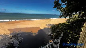 Casa em Itapema pé na areia, de frente ao mar - Image 4