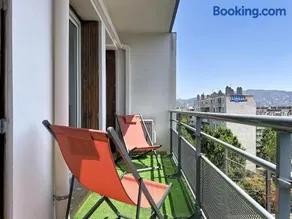 Balcony with BBQ - AC - La Timone 5 minutes away - Image 1