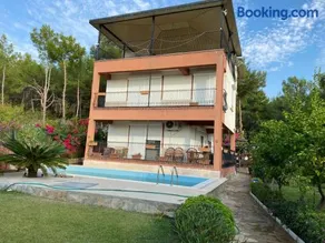 ormanın içinde geniş havuzlu triplex villa - Image 3