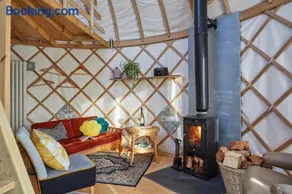 Puckaster Cove Luxury Yurt - Image 3