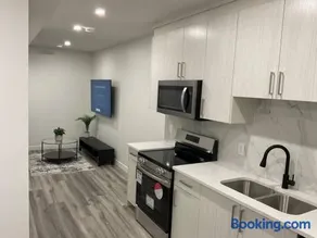 Cozy newly built 1 bedroom suite - Image 2