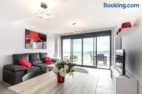 Appartement cosy avec jolie vue piscine et mer by LG Home - Image 2