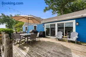 Cozy Pet-Friendly Condo l Pool l Dock l Walk to Parks - Image 5