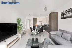 2BR Apartments in Canning Town Station with Balcony - Image 2
