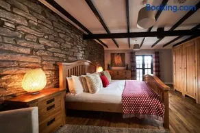 Thornhill Lodge, Historic 4 Bed, 4 Ensuite - Image 4