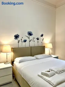 Elegant and with terrace, 15 min from Navigli and the center - Image 2