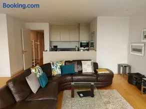 Quartermile Luxury Landing Apartment - Image 4