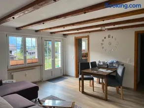 Appartement confortable avec terrasse - Image 1
