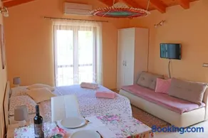 Studio Apartment Volta - Image 1