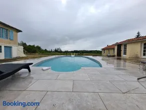 Escapade Nature : Maison et Lofts Privés avec Piscine, Étang de Pêche et Grandes Terrasses - Image 4