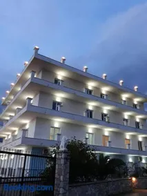 Mihalis Apartments - Image 1