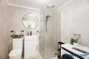 Sunny Stay Near Flinders & CBD - Image 3
