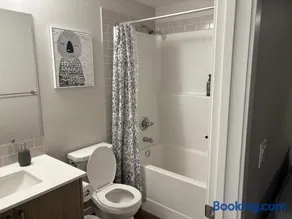 Relax in Comfort, AC, YYC, CrossIron Mills, Banff - Image 2