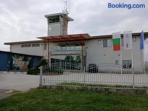 Хотел Летище Лесново - Image 1