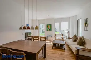 EXQUIS Artistic 2BR-Apartment EAMES I Garden I Family-friendly I Parking I Home Office - Image 3
