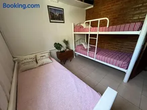 Casa quinta con pileta y río privado, ideal grupos a 60km de CABA - Image 3