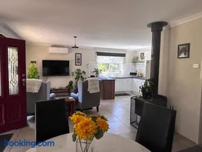 Wayllinga Cottage - Image 2