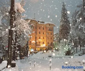 Limone Palace Aparthotel - Image 1