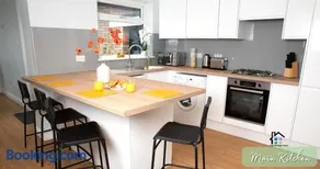 4-5 Bedroom House Garden Lots of Parking 15 min to city Close to motorway - Image 2