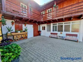 Casa Rica Vendégház - Image 1