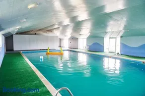 Penuwch Boathouse, Waterside Cottage with indoor Pool, Sauna & Parking - Image 2
