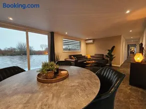 Luxe woonboot in de natuur aan doorgaand vaarwater - Image 1