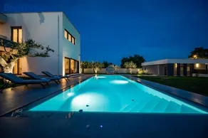 Villa Luen near Pula with large garden and private pool for families - Image 2