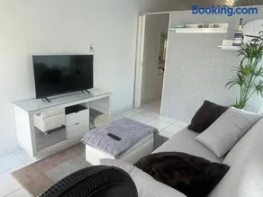 Anitápolis central -apartamento com jardim - Image 2