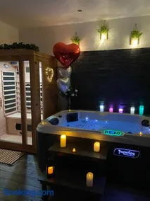 le tricosy jacuzzi et sauna privatif - Image 2