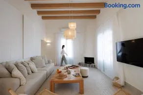 Eos Milos House - Image 1