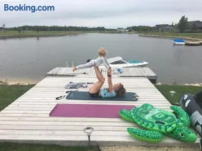 Lake Front 4 Bedroom Home with Hot Tub & Sauna - Spa House - Image 2