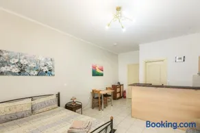 Central Cozy Apartment - Image 2