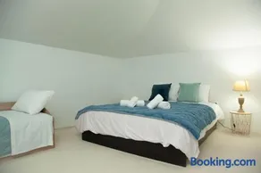 Modern Apartment Close To Milos ton Xotikon - Image 3