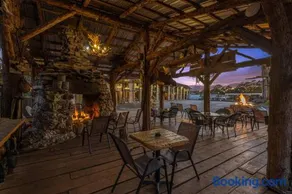 Stonegate Lodge 2 Queen Beds Fast WIFI 50" TV Salt Water Pool Room #207 - Image 3