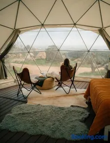 A Cozy Fireside Glamping Escape with Ridge Views - Image 5