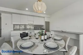 3025 Elegant apartment with terrace and pool - Image 3