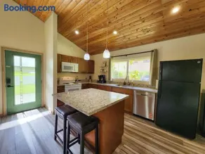 Family Friendly Oasis- Firepit-Puzzles-Breakfast - Image 2